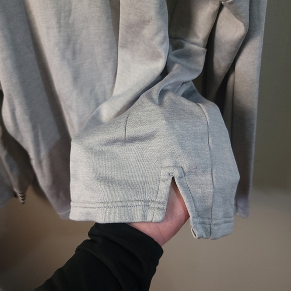 Adidas NWOT Gray Long Sleeve Hooded Pullover Sweatshirt with Zip Pockets - LARGE - Picture 5 of 9